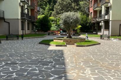 продается квартира с новым ремонтом 5-комнат